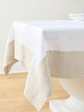 Calvin Kline White & Tan Tablecloth 94x64” & 12- 22x22” Napkins